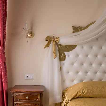 לינה וארוחת בוקר Trevi 4*