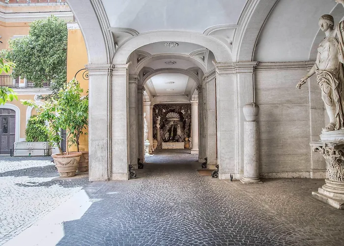 Trevi 4* Rome